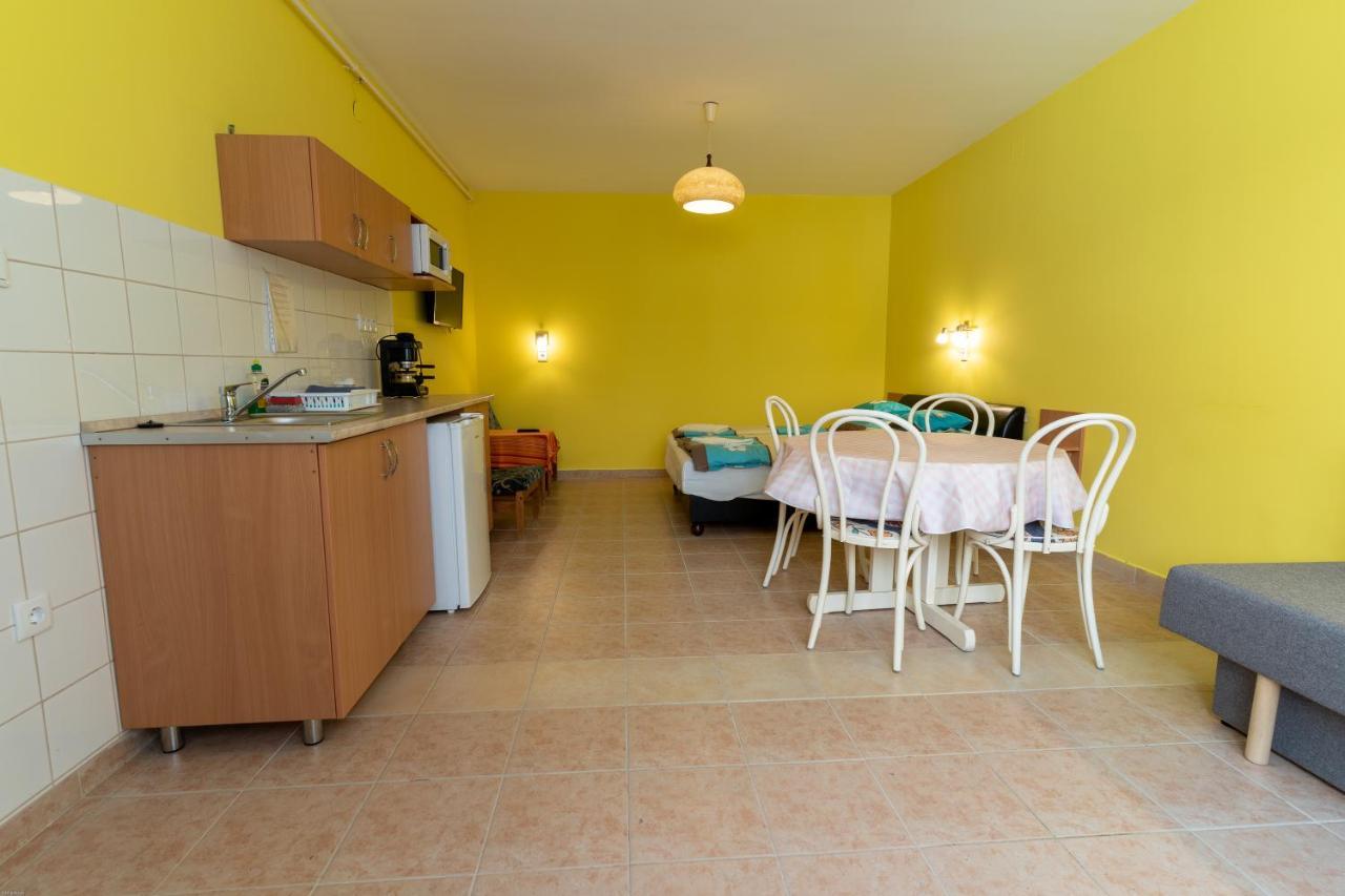 Bed and Breakfast Izabella Panzio Hajdúszoboszló Exterior foto