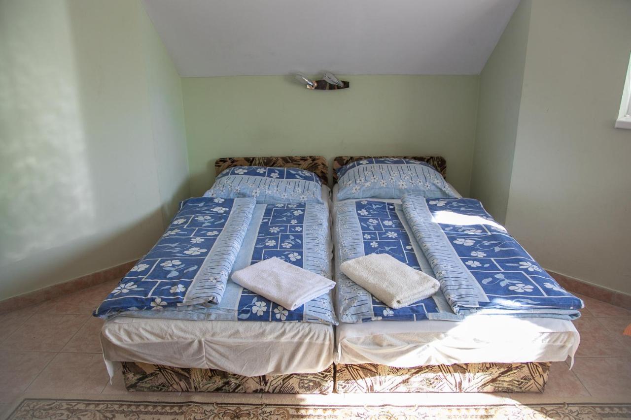 Bed and Breakfast Izabella Panzio Hajdúszoboszló Exterior foto