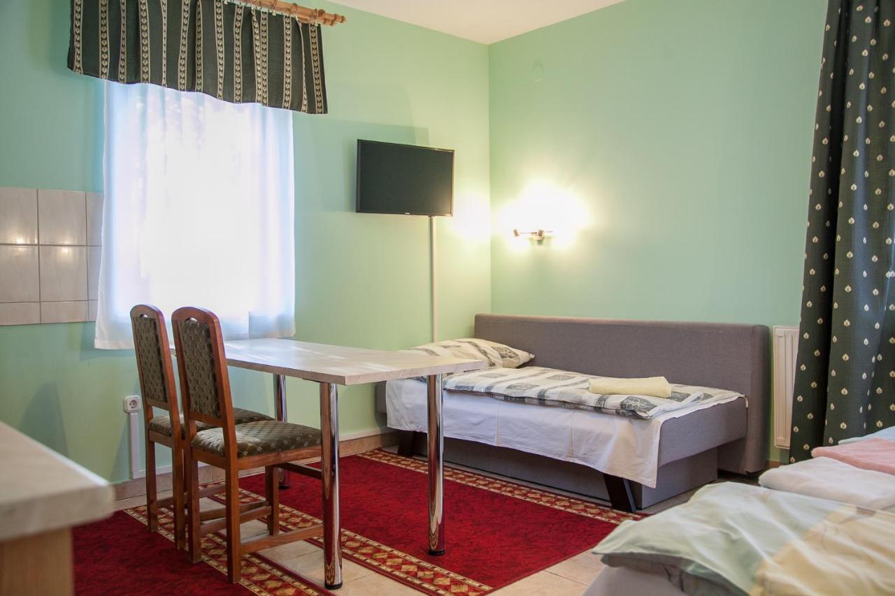 Bed and Breakfast Izabella Panzio Hajdúszoboszló Exterior foto