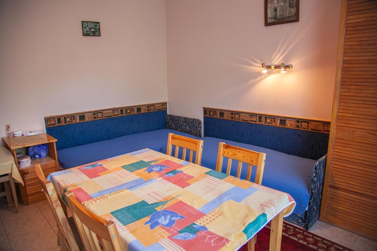 Bed and Breakfast Izabella Panzio Hajdúszoboszló Exterior foto
