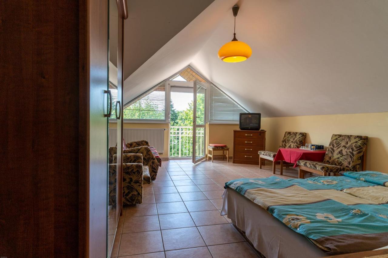 Bed and Breakfast Izabella Panzio Hajdúszoboszló Exterior foto