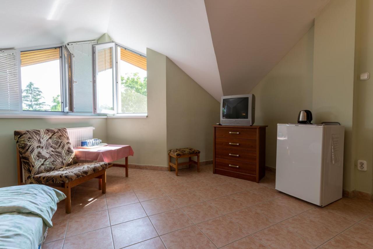 Bed and Breakfast Izabella Panzio Hajdúszoboszló Exterior foto