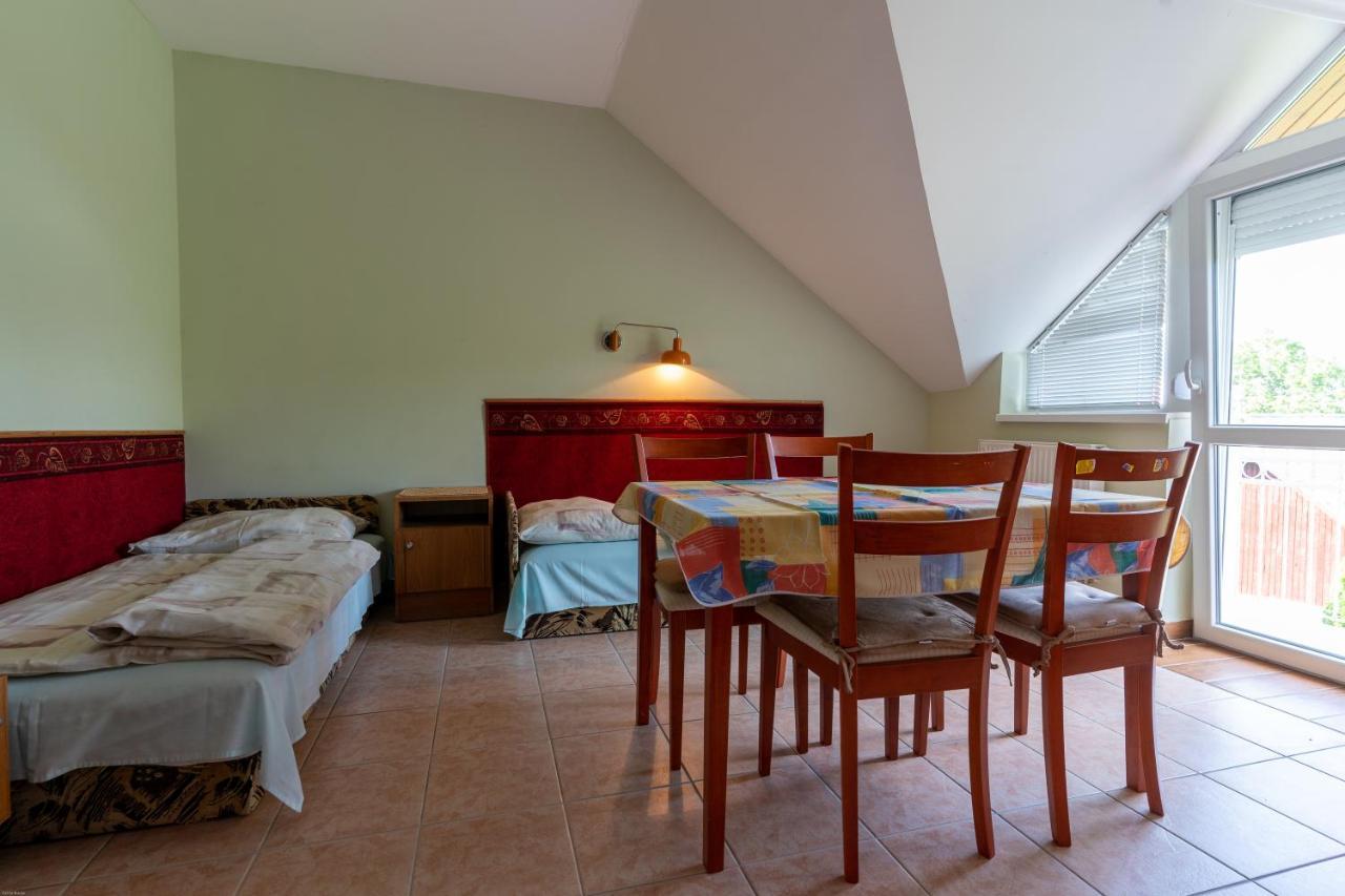 Bed and Breakfast Izabella Panzio Hajdúszoboszló Exterior foto