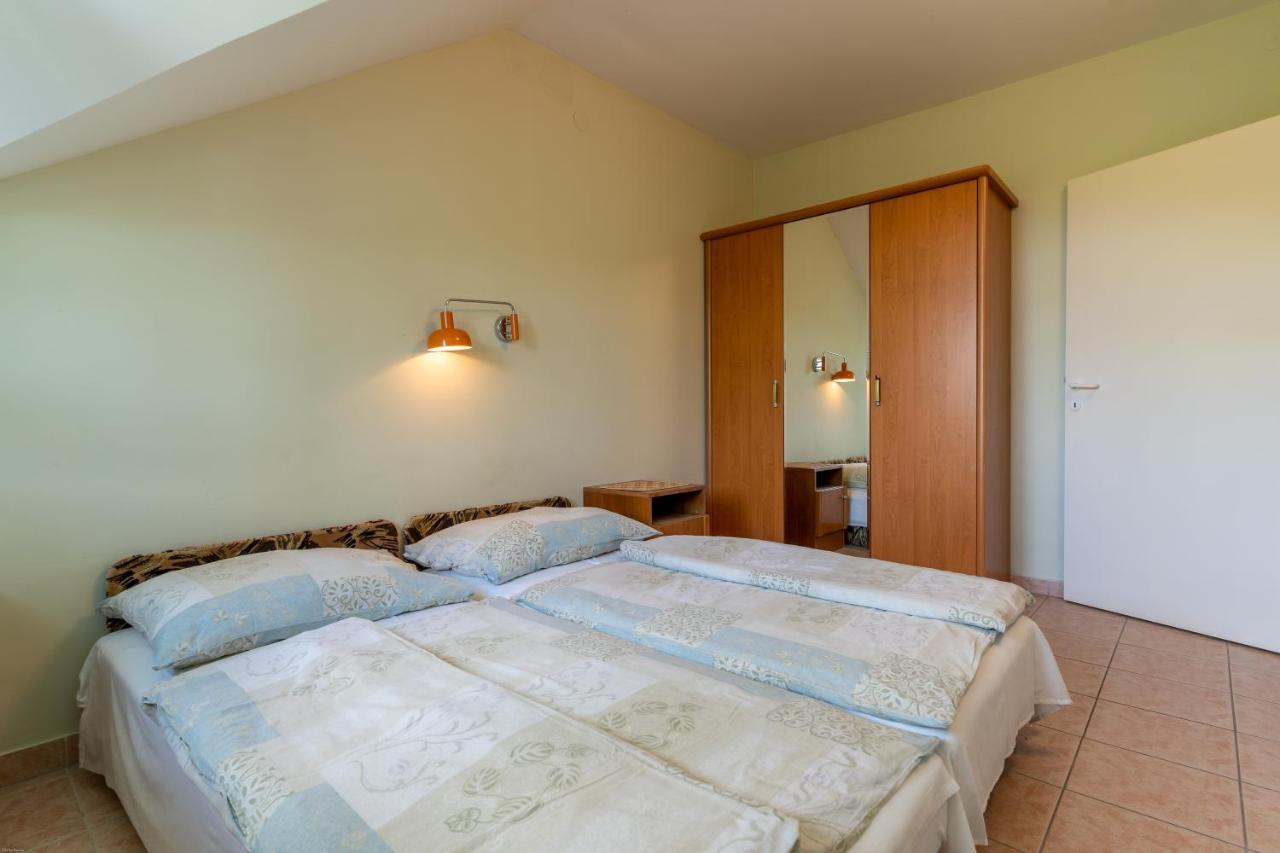 Bed and Breakfast Izabella Panzio Hajdúszoboszló Exterior foto