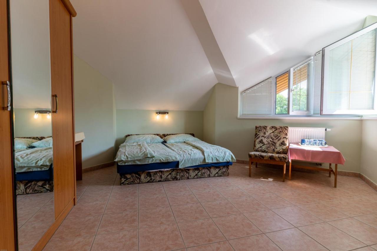 Bed and Breakfast Izabella Panzio Hajdúszoboszló Exterior foto