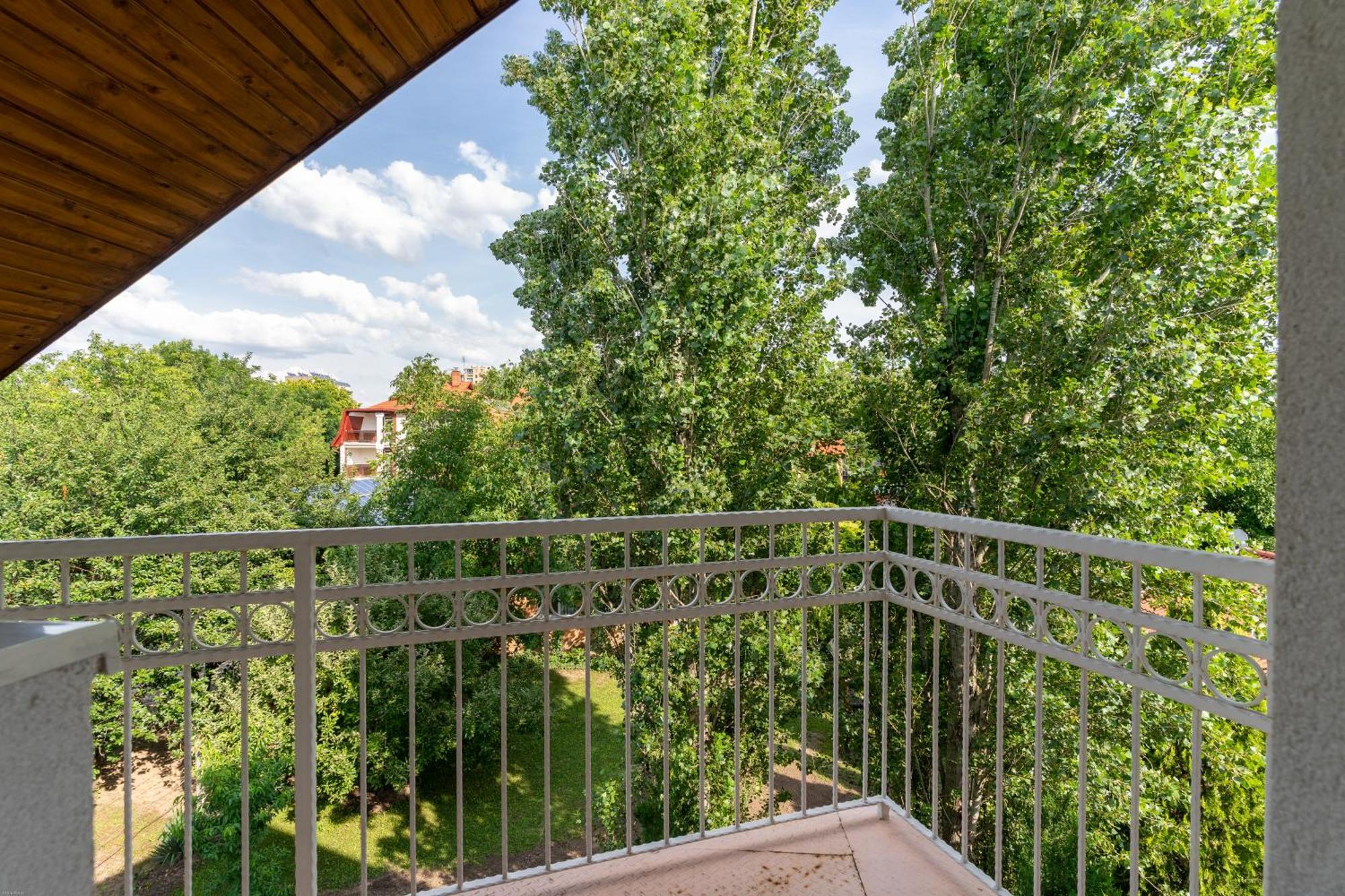 Bed and Breakfast Izabella Panzio Hajdúszoboszló Exterior foto