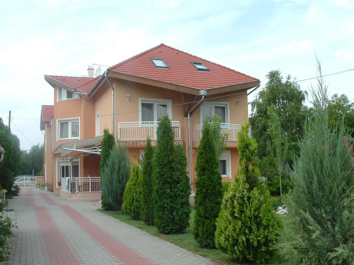 Bed and Breakfast Izabella Panzio Hajdúszoboszló Exterior foto