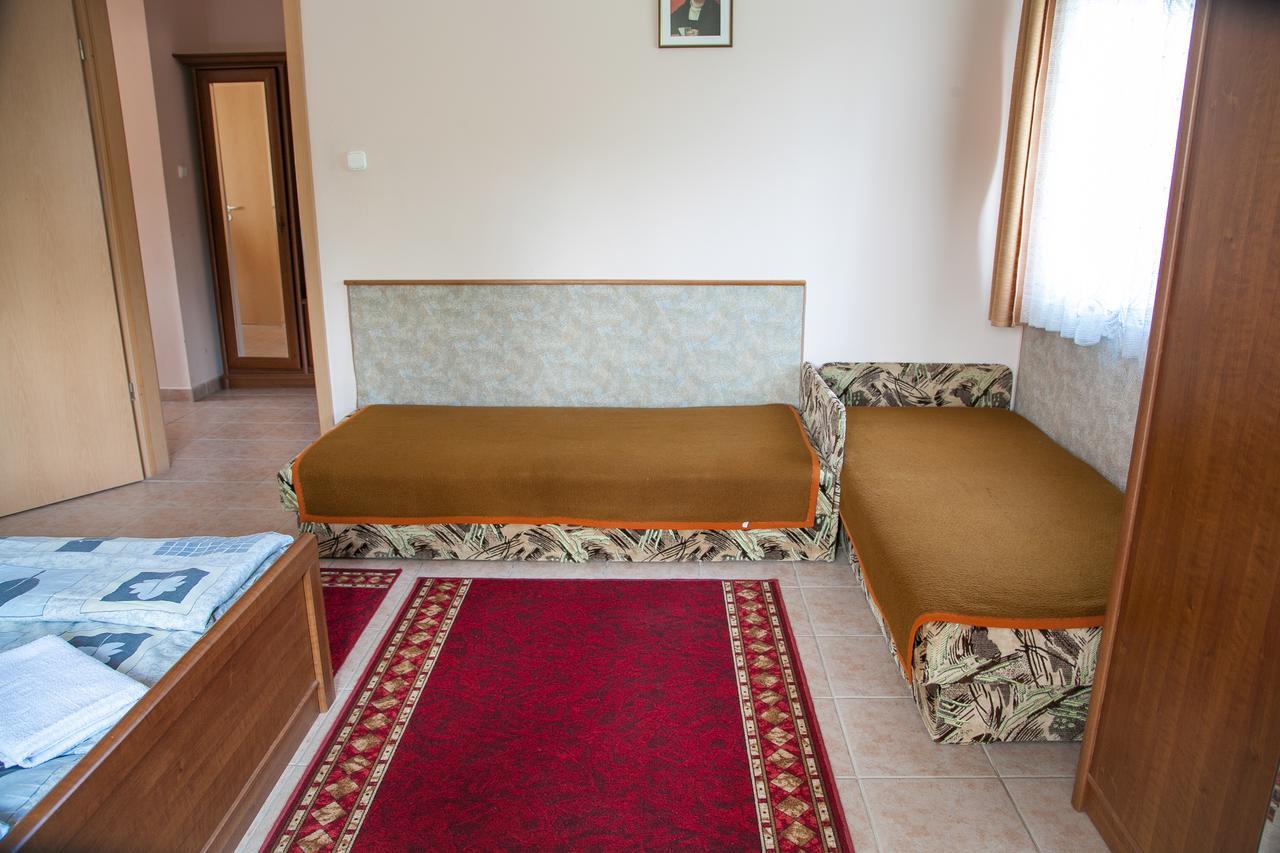 Bed and Breakfast Izabella Panzio Hajdúszoboszló Exterior foto
