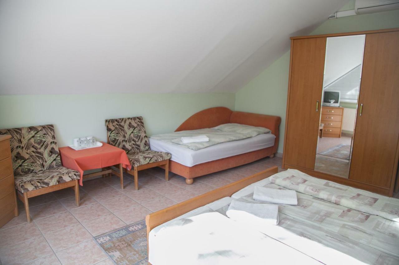 Bed and Breakfast Izabella Panzio Hajdúszoboszló Exterior foto