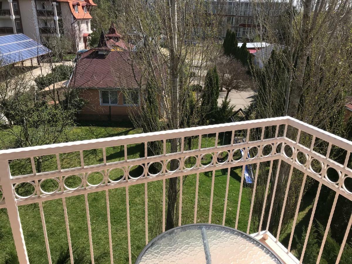 Bed and Breakfast Izabella Panzio Hajdúszoboszló Exterior foto